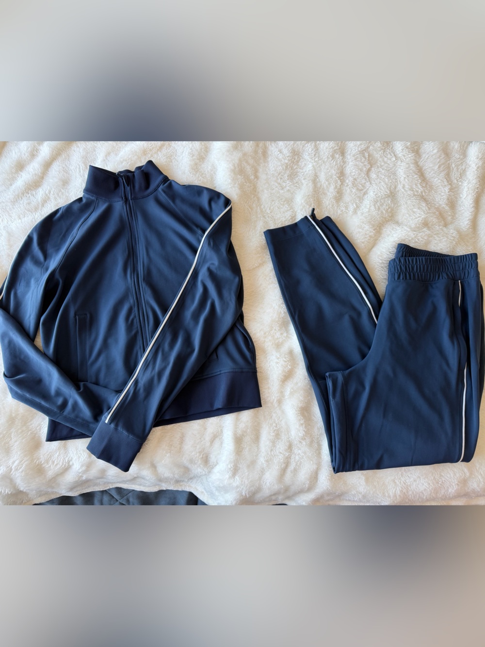 lululemon athletica ever looks classic fit Track Jacket &Everlux Pants Set